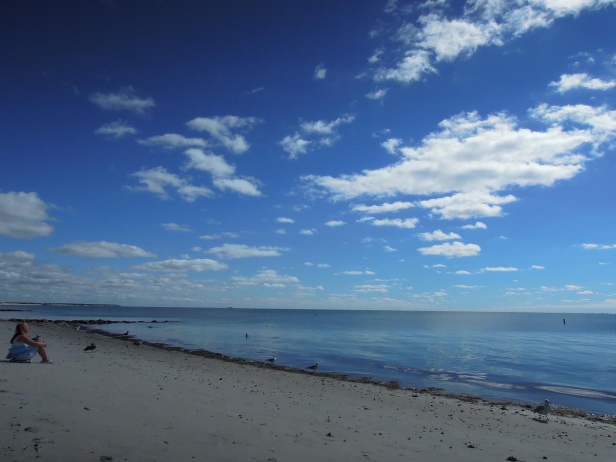 Surfcomber On The Ocean * South Yarmouth