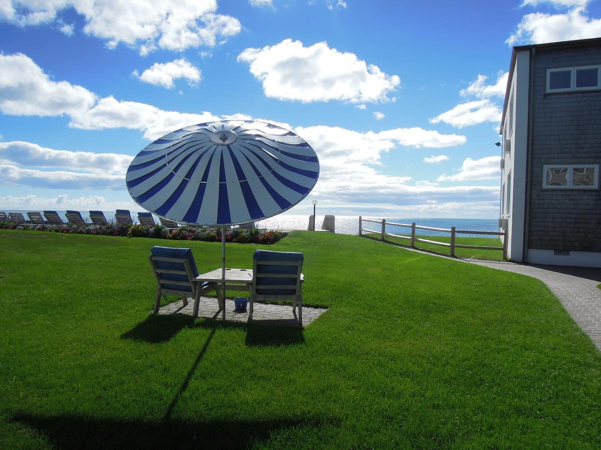 Surfcomber On The Ocean Motel *