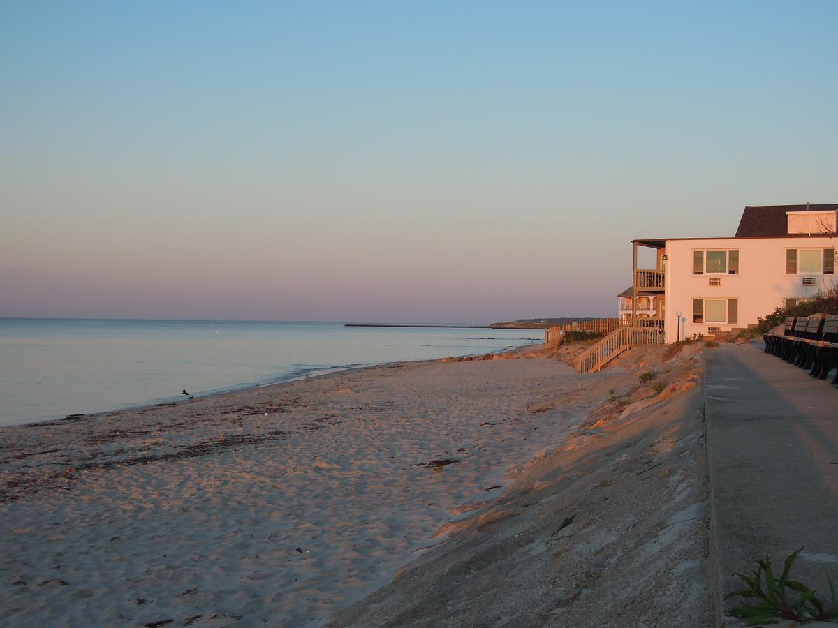 Surfcomber On The Ocean * South Yarmouth