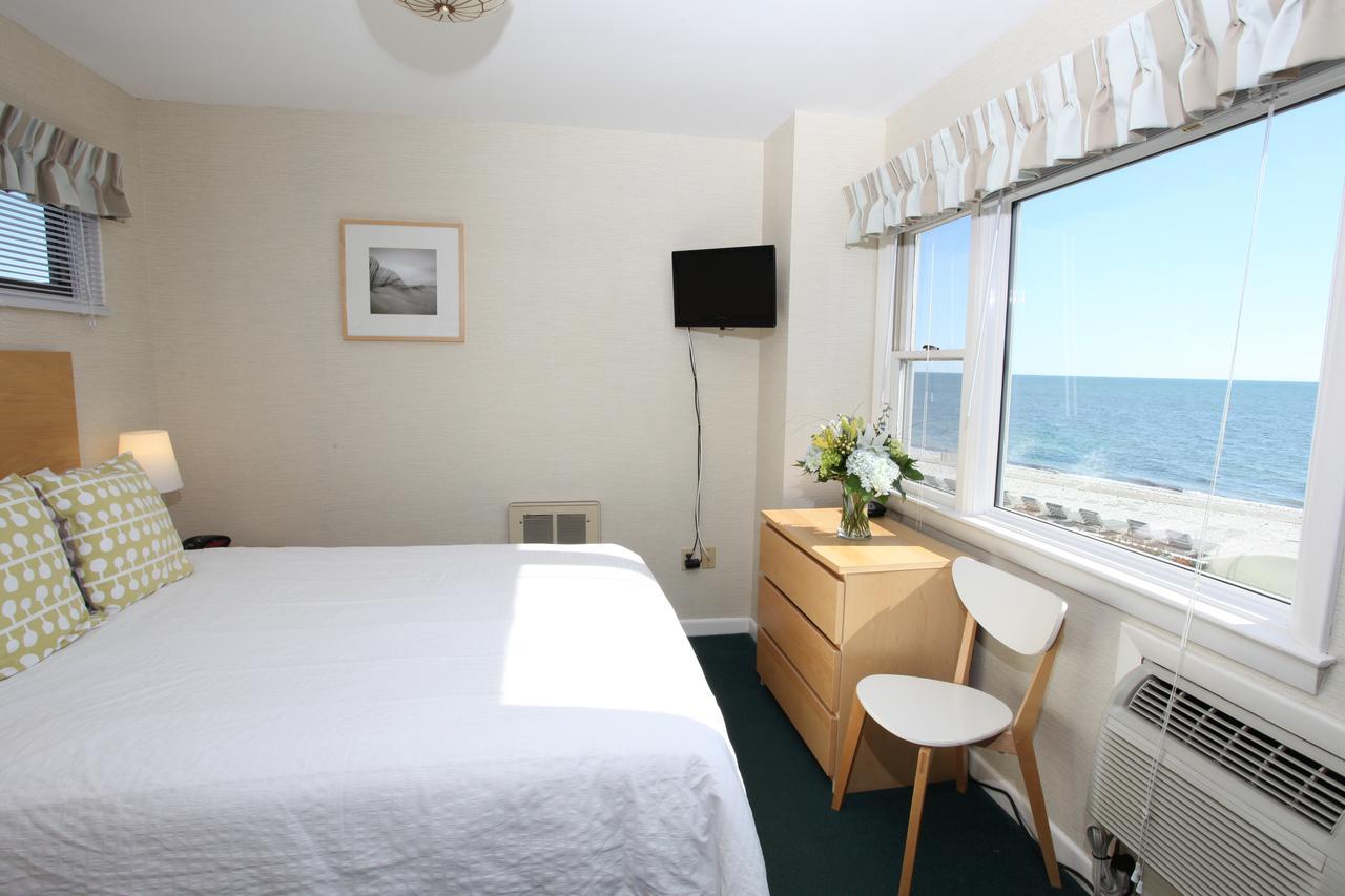 Motel Surfcomber On The Ocean