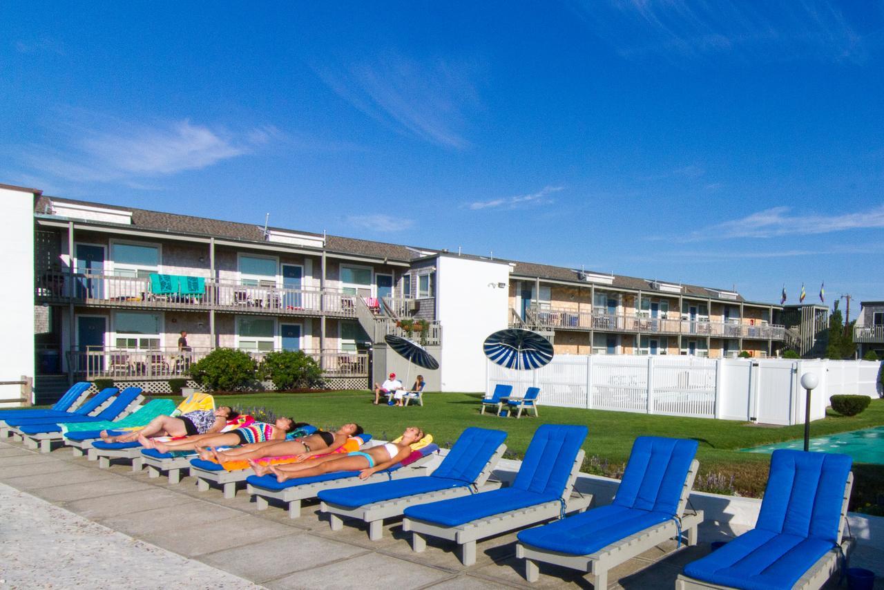 Motel Surfcomber On The Ocean